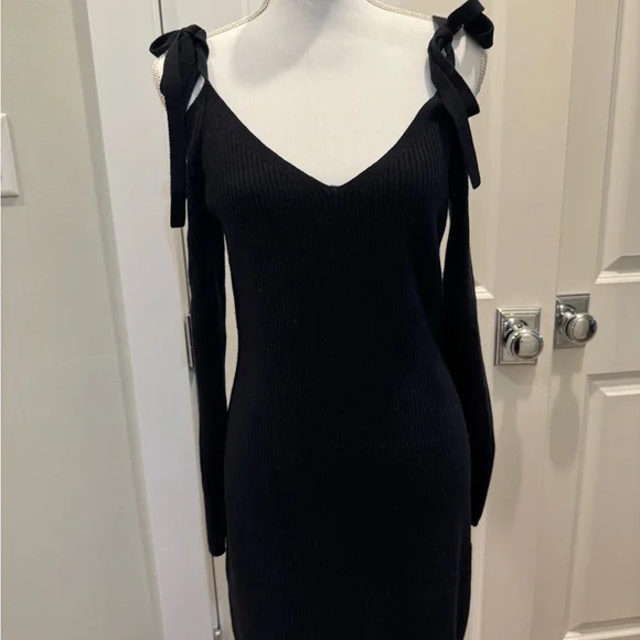 Club Monaco | Dresses | Club Monaco Black Sheath Dress Long Sleeve Vneck |  Poshmark